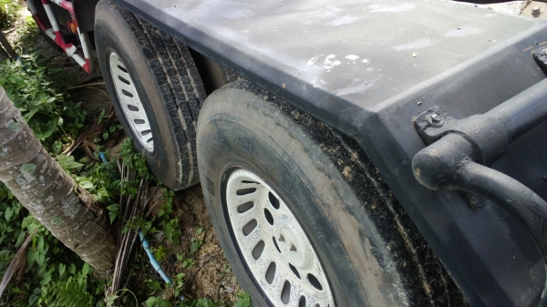 10ล้อหัวลากโปรเฟีย+หางพื้นเรียบ2คาน สวย.... 10ล้อหัวลากโปรเฟีย+หางพื้นเรียบ2คาน สวย....