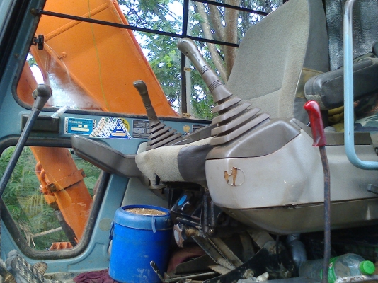 ขายด่วน HITACHI EX120-3 เก่านอกพร้อมใช้