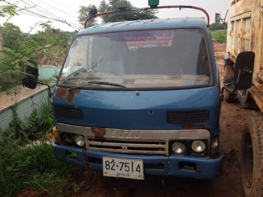 ขาย 6ล้อ ติดเฮี๊ยบ 1ตัน ISUZU KS 110 วางเครื่อง4HF1 120HP ฝาดำ (ลงเล่ม) ช่วงล่างเดิม คัสซีดี ยางดี6เส้น หัวบางเดิมเก็บนิดหน่อยสวย ติดเฮี๊ยบ UNIC 1ตัน สภาพดี พร้อมกระบะคาร์โก้ 4.30ม. สภาพดี  ขอขายทุนคืน ราคาต่อรองได้ครับ
