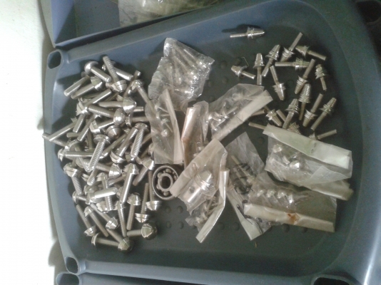 ขายเหมา-น็อตกลึงแต่งมอไซค์2000กว่าตัว70กว่าโล ขายเหมา-น็อตกลึงแต่งมอไซค์2000กว่าตัว70กว่าโล