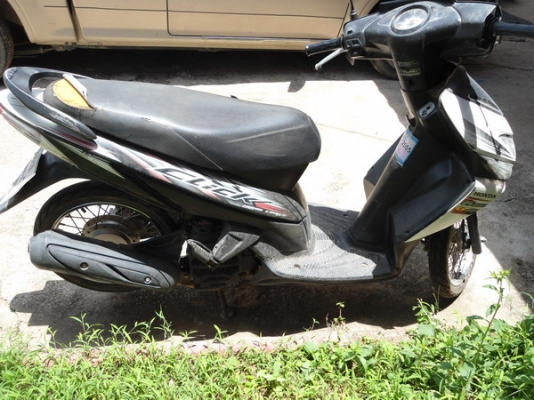 HONDA CLICKปี 2550 สี ขาว ดำ ขาย 12,000 บาท HONDA CLICKปี 2550 สี ขาว ดำ ขาย 12,000 บาท