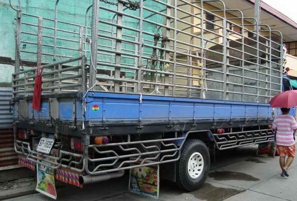 บริการรถรับจ้าง 6ล้อ 4ล้อ ทั่วไทยครับ ขนย้ายบ้าน ออฟฟิต ก่อสร้าง ออกบูธ พัสดุต่างๆ อื่นๆ พร้อมคนงานยกของบริการตลอด 24 ชม ครับ สนใจใช้บริการ ติดต่อได้ที่ 089-1610096 เอกครับ ราคาคุยกันได้ตามความเหมาะสมนะครับ รถจอดอยุ่แถวลาดพร้าว ราม เสรีไทย เกษตร และละแวกใ