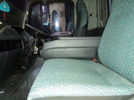 หกล้อดั้มรุ่นพิเศษครับหายากมากครับไม่ใช่รถประกอบนะครับ