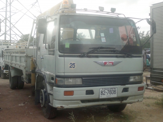 ต้องการขายรถบรรทุก 6 ล้อติดเครน
