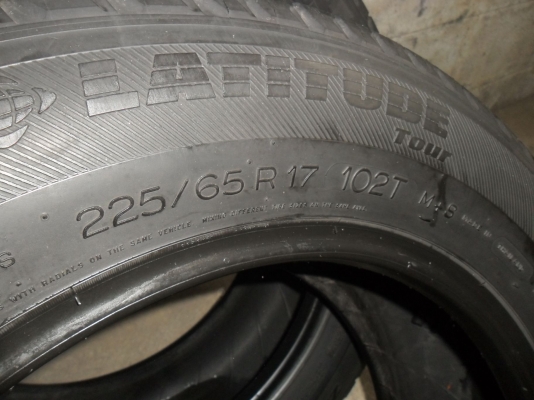 ยาง MICHELIN 225/65R17 ปี09 สวยๆ 4 เส้น ราคา 2700 บาท