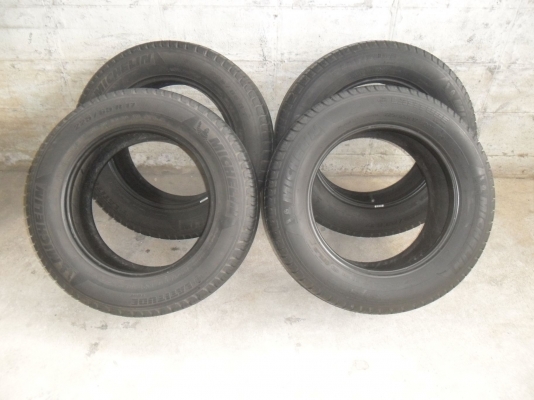 ยาง MICHELIN 225/65R17 ปี09 สวยๆ 4 เส้น ราคา 2700 บาท