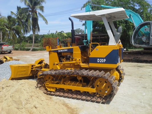 ขายด่วนรถแทรคเตอร์ตีนตะขาบ    D20P-6   เก่าในปรับสภาพแล้วพร้อมใช้จ้า