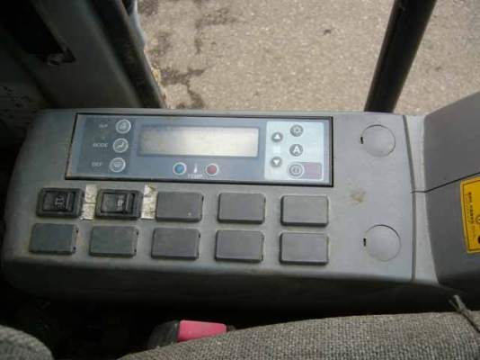 รถขุด KOBELCO  SK200-6E YN08,SN:33142,Yr.2002,Hr.8495 รถนอกนำเข้า รสภาพสวยมากครับ ซีเรียลสูงชั่วโมงน้อย  ติดต่อคุณ มานะ 085-9049669