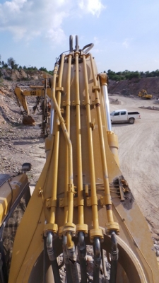 รถขุดใหญ่ CAT 375 สภาพดีเยี่ยม ทำใหม่แล้วทั้งคัน ตอนนี้ใช้งานอยู่ ต้องการขายเพราะซื้อตัวใหม่ใหญ่กว่านี้ รถขุดใหญ่ CAT 375 สภาพดีเยี่ยม ทำใหม่แล้วทั้งคัน ตอนนี้ใช้งานอยู่ ต้องการขายเพราะซื้อตัวใหม่ใหญ่กว่านี้