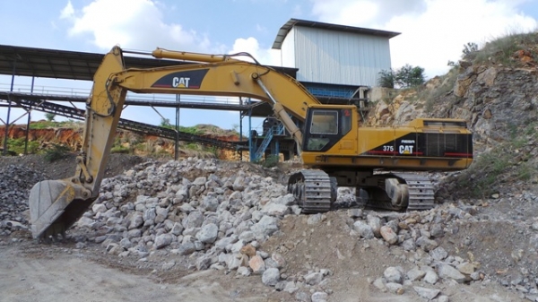 รถขุดใหญ่ CAT 375 สภาพดีเยี่ยม ทำใหม่แล้วทั้งคัน ตอนนี้ใช้งานอยู่ ต้องการขายเพราะซื้อตัวใหม่ใหญ่กว่านี้