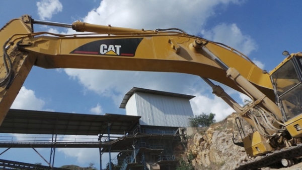 รถขุดใหญ่ CAT 375 สภาพดีเยี่ยม ทำใหม่แล้วทั้งคัน ตอนนี้ใช้งานอยู่ ต้องการขายเพราะซื้อตัวใหม่ใหญ่กว่านี้ รถขุดใหญ่ CAT 375 สภาพดีเยี่ยม ทำใหม่แล้วทั้งคัน ตอนนี้ใช้งานอยู่ ต้องการขายเพราะซื้อตัวใหม่ใหญ่กว่านี้
