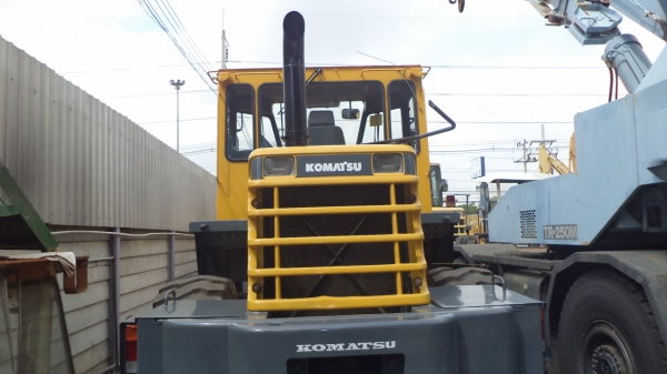 WA300-3-50083รถตักตอนนี้รถจอดที่(CSนวนคร)ครับ