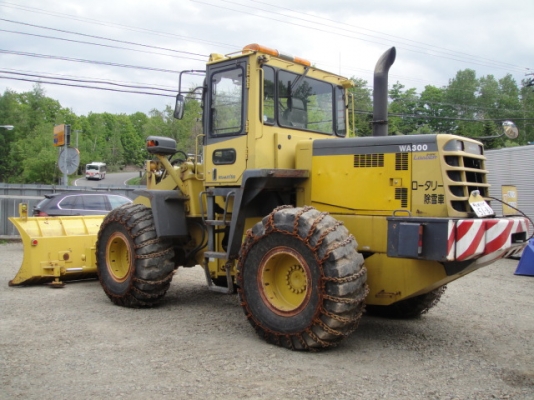 WA300-3-50083รถตักตอนนี้รถจอดที่(CSนวนคร)ครับ