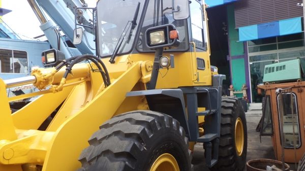 WA300-3-50083รถตักตอนนี้รถจอดที่(CSนวนคร)ครับ