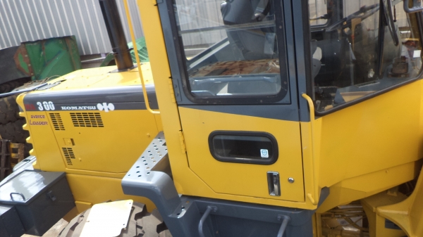 WA300-3-50083รถตักตอนนี้รถจอดที่(CSนวนคร)ครับ