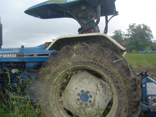 ขายรถไถฟอร์ดสองเพลา