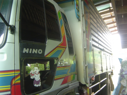 หกล้อใหญ่ฮีโน่ 195แรงดั้มคับ