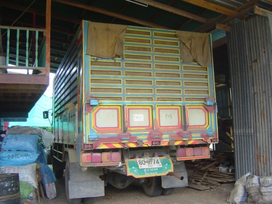 หกล้อใหญ่ฮีโน่ 195แรงดั้มคับ