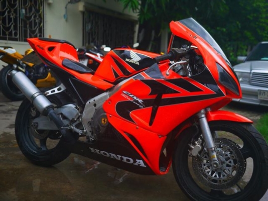 ขาย CBR400 แฟริ่ง Rc212 ชุดสีใหม่ ท่อสูตรพร้อมทะเบียนแท้ราคา 93000 จัดไฟแนนท์ได้ 0803355484 by 400 Club Thailandwww.400clubthailand.com