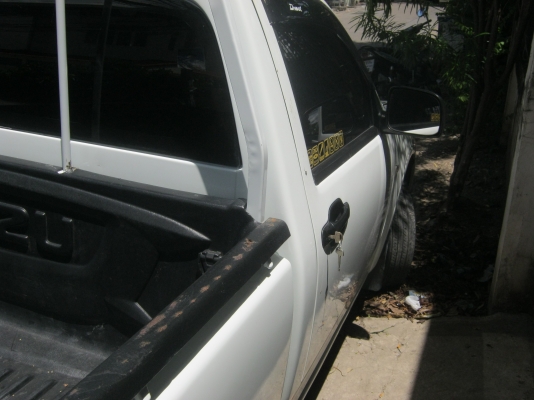 ขาย อีซูซุ ตอนเดียว ปี 10 สีขาว