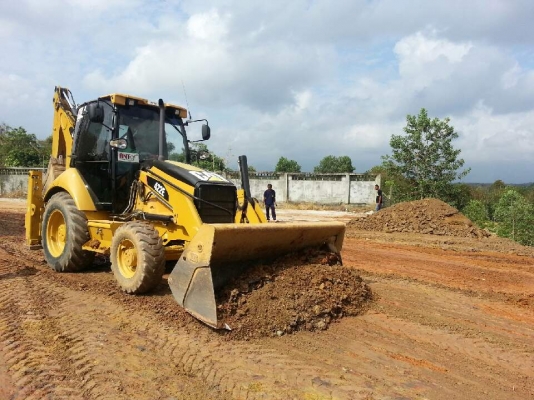 ขาย รถตักหน้า-ขุดหลัง 2 เพลา CAT422E ( สภาพ 90 กว่าเปอร์เซ็น / เอกสารเล่มทะเบียน )