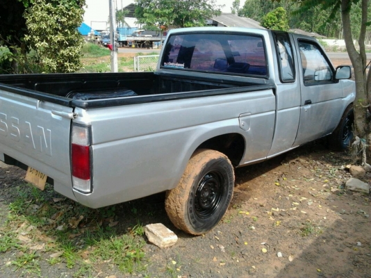 NISSAN BIG M CAB 2.5 MT ปี 31 รถสวยสภาพดีทั้งภายในและภายนอก เครื่องฝาแดงแน่นดีไม่มีเยิ้ม ภายในห้องเก๋งคอนโซลครบ พวงมาลัยธรรมดา กระบะสวยไม่มีผุกร่อน ช่วงล่างคัชซีไม่มีดาม ยางสภาพดี 4 เส้นประมาณ 60\% พร้อมใช้งาน เอกสารทะเบียนครบพร้อมโอน ราคาต่อรองได้ครับ