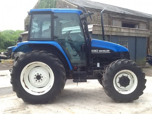 รถไถนิวฮอลแลนด์ TS90 เกียร์ธรรมดา 12x12 สภาพสวย 6,342 ชั่วโมง  ขายเพียง 980,000 บาทเท่านั้น