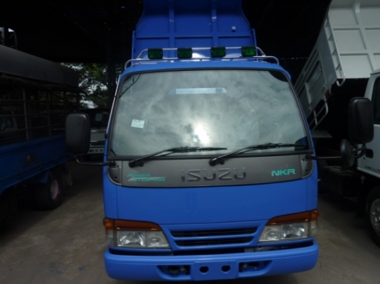 ISUZU NKR การ์ตูน  135 HP 4 สูบป้ายเล็กไม่ติดเวลากระบะดั้มพ์ 3 เมตร