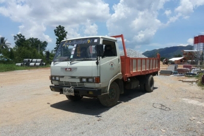 ขายหกล้อดั้มพ์ Hino KM117 เครื่องเดิม 117 แรง รถบ้านพร้อมใช้ โทร 088-4501277