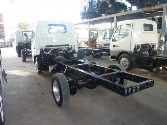 ISUZU NKR ตาเพชร 150 HP  4 สูบ ป้ายเล็กไม่ติดเวลา 4 ล้อ