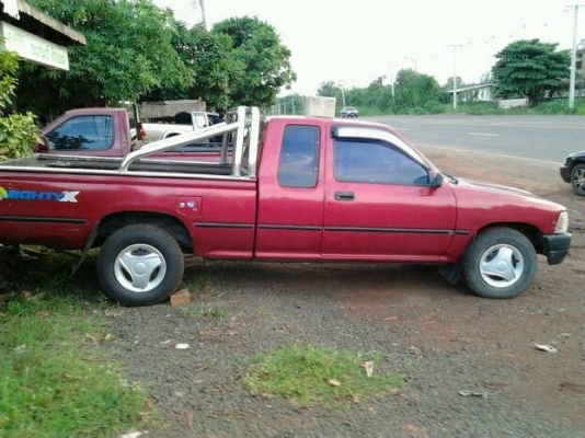 TOYOTA HILUX MIGHTY-X EXTRACAB 2.5 MT ปี 37 รถบ้านสภาพดีพร้อมใช้งานได้เลย แอร์เย็น พวงมาลัยธรรมดา ภายนอกสีสันบางเดิมมีโรลบาร์สแตนเลสให้ครบพร้อม เครื่องแห้งดีแรงดีไม่มีปัญหาเลยครับ ช่วงล่างคัชซีสวยมาก ยาง 4 เส้นสภาพดี 70\% พร้อมใช้งาน เอกสารเล่มทะเบียนครบพร TOYOTA HILUX MIGHTY-X EXTRACAB 2.5 MT ปี 37 รถบ้านสภาพดีพร้อมใช้งานได้เลย แอร์เย็น พวงมาลัยธรรมดา ภายนอกสีสันบางเดิมมีโรลบาร์สแตนเลสให้ครบพร้อม เครื่องแห้งดีแรงดีไม่มีปัญหาเลยครับ ช่วงล่างคัชซีสวยมาก ยาง 4 เส้นสภาพดี 70\% พร้อมใช้งาน เอกสารเล่มทะเบียนครบพร