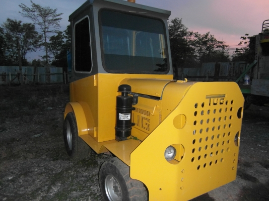 รถลากเครื่องบิน