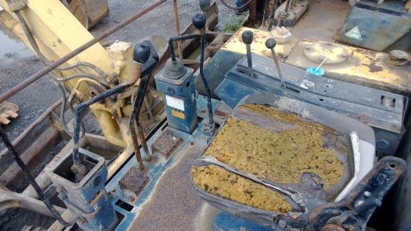 แสนเดียวเอาไปเลย KOMATSU PC20-5 เก่าไทย ขายตามสภาพนะครับ แสนเดียวเอาไปเลย KOMATSU PC20-5 เก่าไทย ขายตามสภาพนะครับ