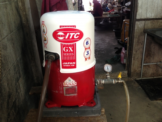 ขายปั้มน้ำ Hitachi 250 W สภาพสวย พร้อมใช้งาน รับประกันคุณภาพ ดูประวัติการขายผมได้ครับ