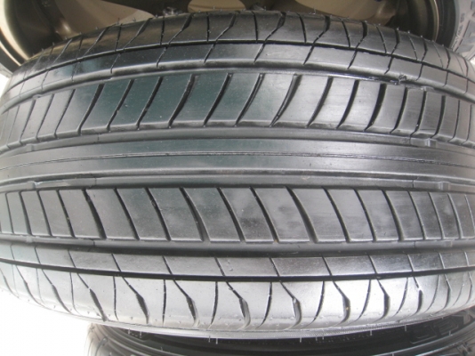 ขายล้อแม็ก CE 28 15"x8" et28 4รู 100 +ยางปี 12 มีรอยตามการใช้งานบ้างครับ  (081-3747940)