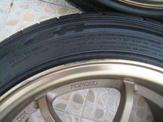 ขายล้อแม็ก CE 28 15"x8" et28 4รู 100 +ยางปี 12 มีรอยตามการใช้งานบ้างครับ  (081-3747940)