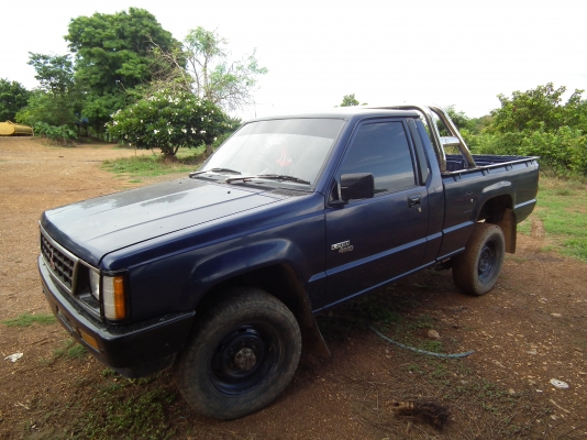 ขายกระบะมิสซูบิชิ L200  จากโรงงาน ทะเบียนพร้อมโอน 4 ขอ ตัวประกอบนอกแท้ 4x4