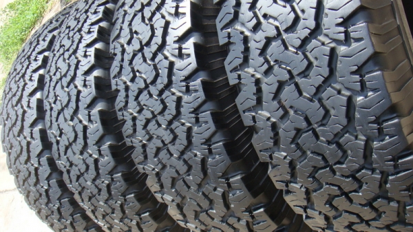 ขายยาง BF Goodrich Allterrain 265 75 r16 สวยๆ ขายยาง BF Goodrich Allterrain 265 75 r16 สวยๆ