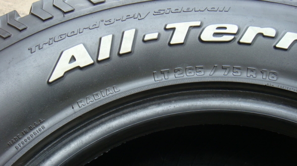 ขายยาง BF Goodrich Allterrain 265 75 r16 สวยๆ ขายยาง BF Goodrich Allterrain 265 75 r16 สวยๆ