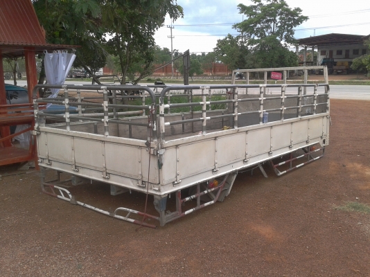 กระบะรถบรรทุก 6 ล้อ ยาว 4.50 เมตร