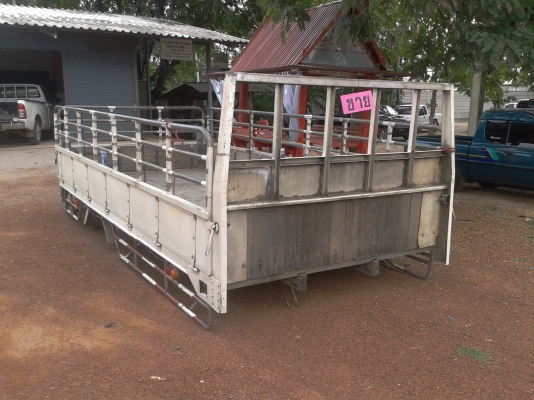 กระบะรถบรรทุก 6 ล้อ ยาว 4.50 เมตร