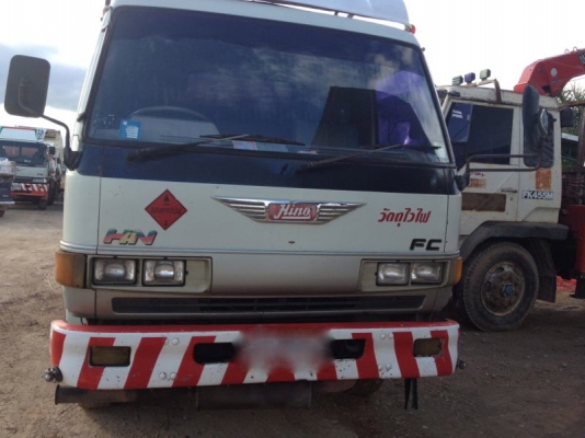 รถฮีโน่ 6 ล้อ บรรทุกน้ำมัน FC2W 120 แรงม้า ปี 39  สนใจติดต่อ 081 - 6079515