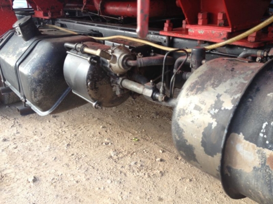 รถฮีโน่ 6 ล้อ บรรทุกน้ำมัน FC2W 120 แรงม้า ปี 39  สนใจติดต่อ 081 - 6079515