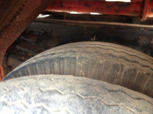 รถฮีโน่ 6 ล้อ บรรทุกน้ำมัน FC2W 120 แรงม้า ปี 39  สนใจติดต่อ 081 - 6079515