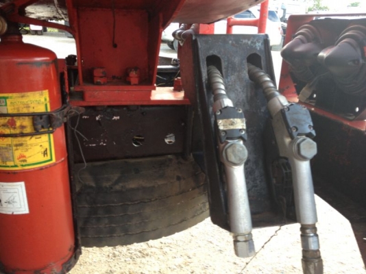 รถฮีโน่ 6 ล้อ บรรทุกน้ำมัน FC2W 120 แรงม้า ปี 39  สนใจติดต่อ 081 - 6079515