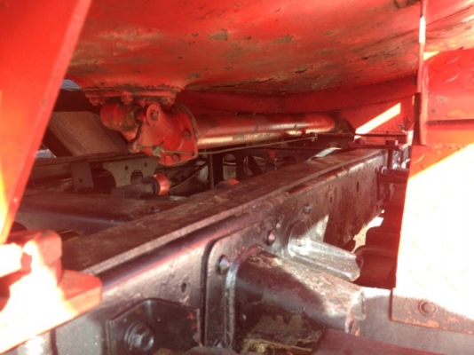 รถฮีโน่ 6 ล้อ บรรทุกน้ำมัน FC2W 120 แรงม้า ปี 39  สนใจติดต่อ 081 - 6079515