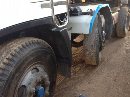 รถฮีโน่ 12 ล้อดั้ม 260 แรงม้า ปี 47   สนใจติดต่อ 081 - 6079515