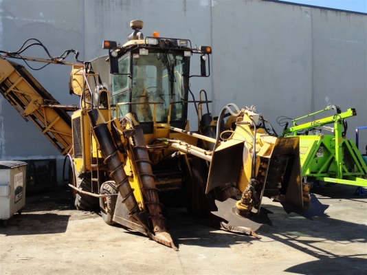 รถตัดอ้อย Cameco ปี 1995 เครื่อง Caterpillar 325 แรงม้า ล้อยาง รถตัดอ้อย Cameco ปี 1995 เครื่อง Caterpillar 325 แรงม้า ล้อยาง