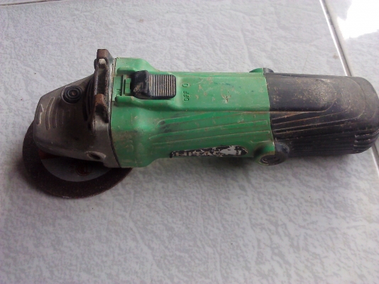 เครื่องเจียร์มือ4นิ้ว ของ HITACHI สภาพพร้อมใช้(เปิดเครื่องแล้วภ่ายVDOให้ด)