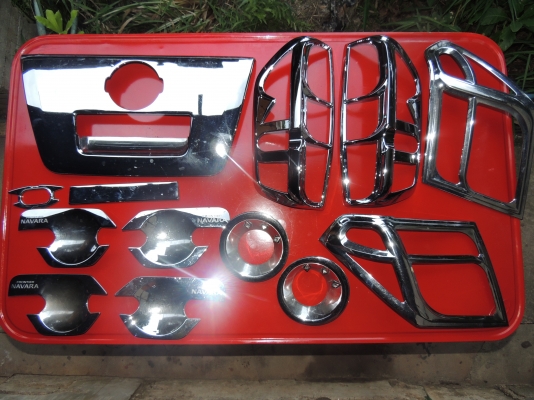 ลดราคากันไปเลยขายเหมารวมของแต่งนาวาร่า 4 ประตู